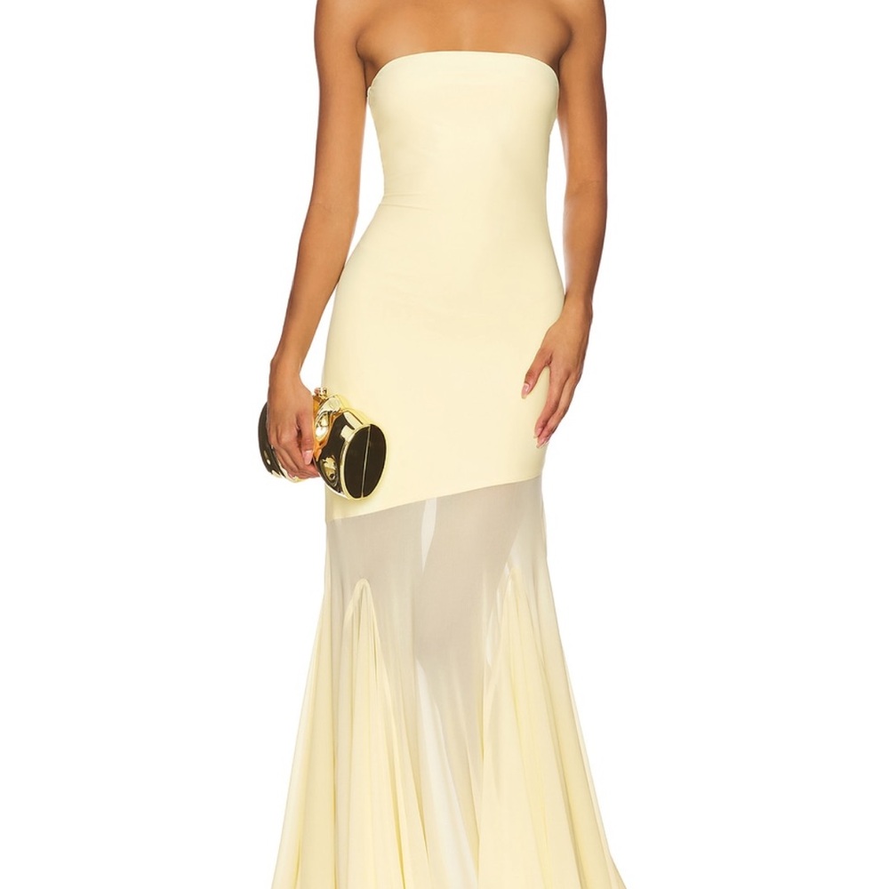 Chic Strapless Cream Dress